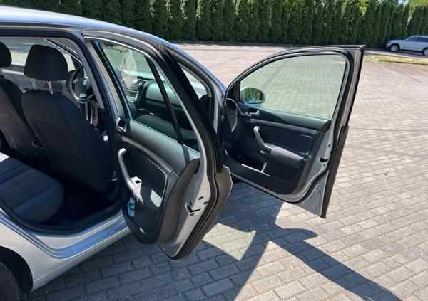 Volkswagen Golf cena 12900 przebieg: 157000, rok produkcji 2006 z Białystok małe 172